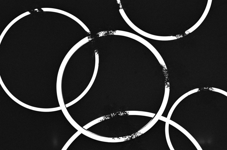 This image has an empty alt attribute; its file name is 000030600002.jpg